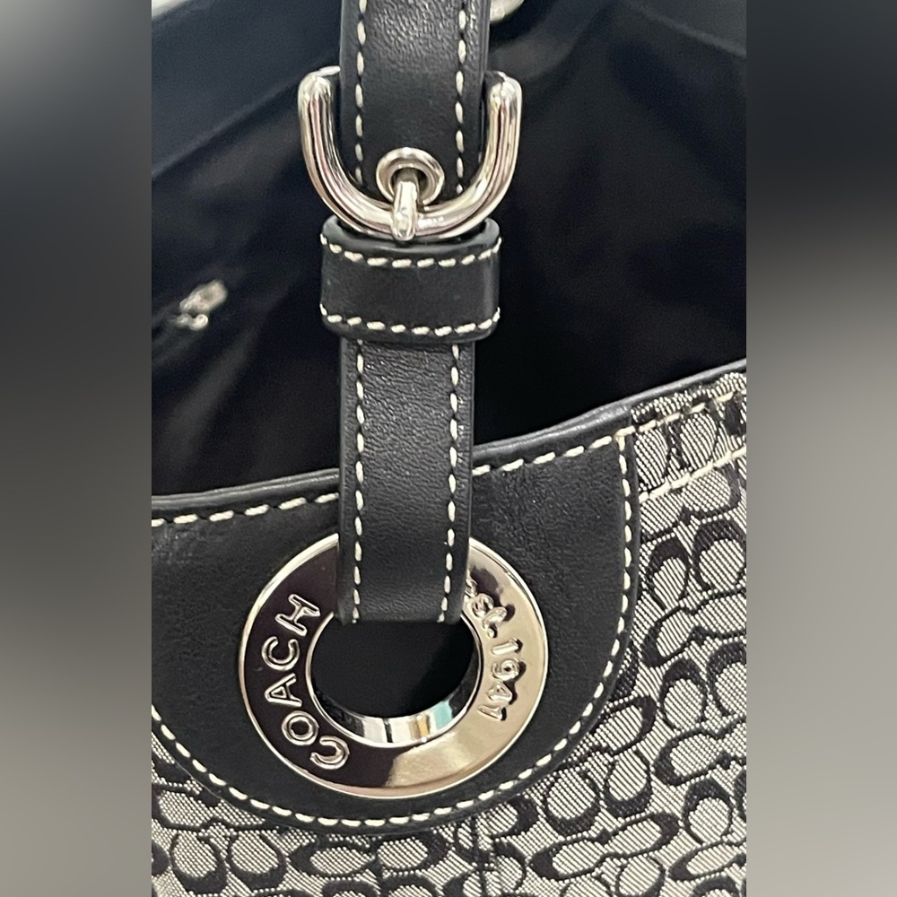 Coach Little CC Large Tote shoulder Bag – Signature Logo - Picture 4 of 16